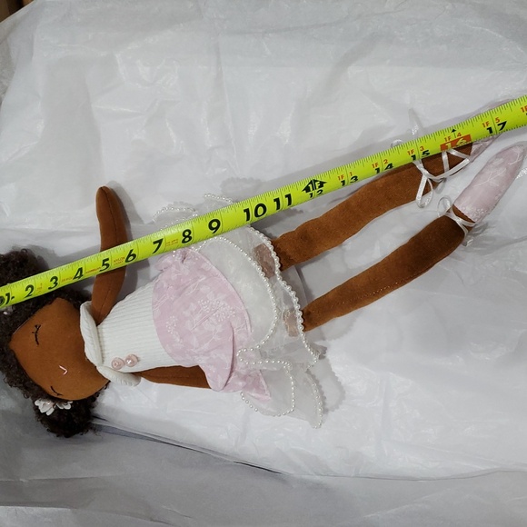 Pretty‎ brown skin Ballerina doll in pink white chiffon pearl trim dress - Picture 14 of 14